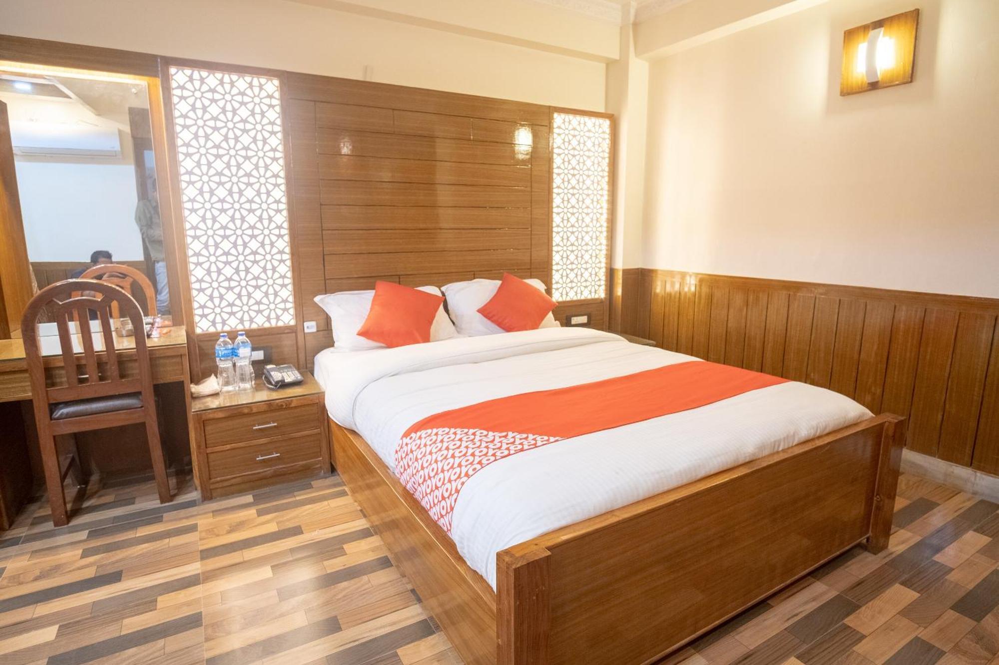 Oyo 304 Hotel Manama Balaju Exterior foto